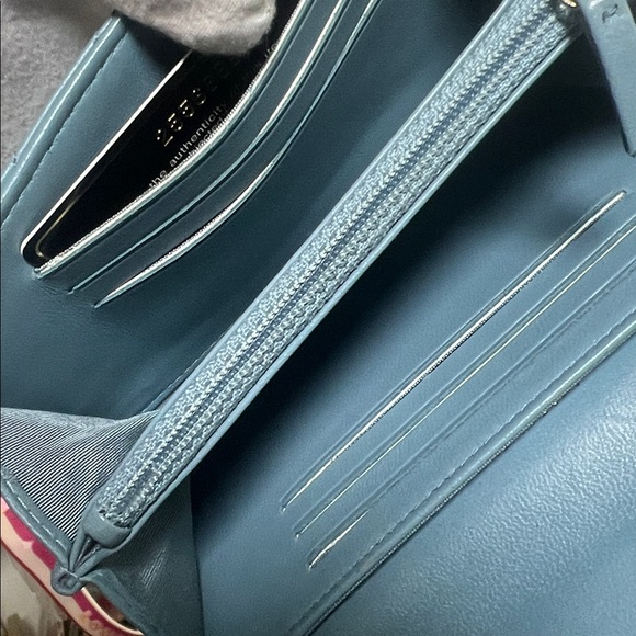 Chanel WOC Trendy Chevron CC blue crossbody bag with the box - Picture 6 of 17